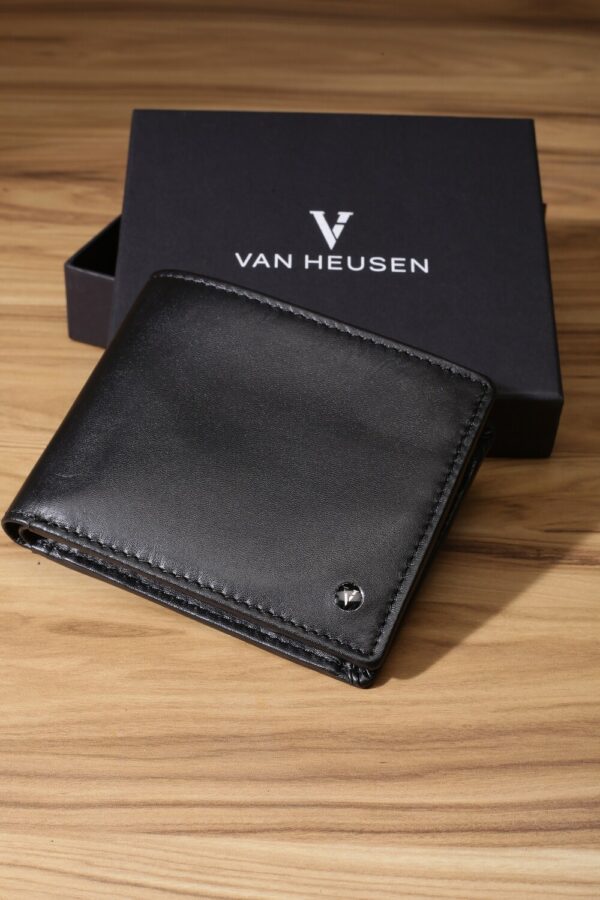 1 Carton - Van Heusen 175 pieces Wallet (A2)