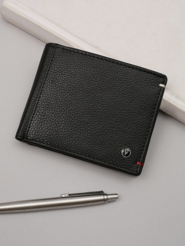 1 Carton - Van Heusen 175 pieces Wallet (A6)